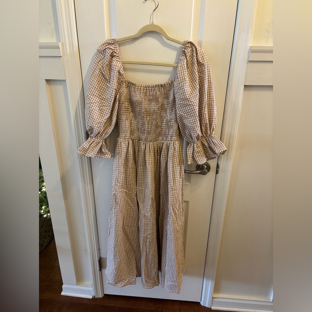 Aura Gingham Smocked Midi Dress M